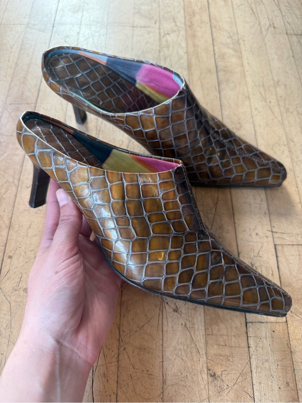 AQUATALIA Y2K Vintage Kitten Heel Patent Croc Embossed Snip Toe Mules Slip On 8